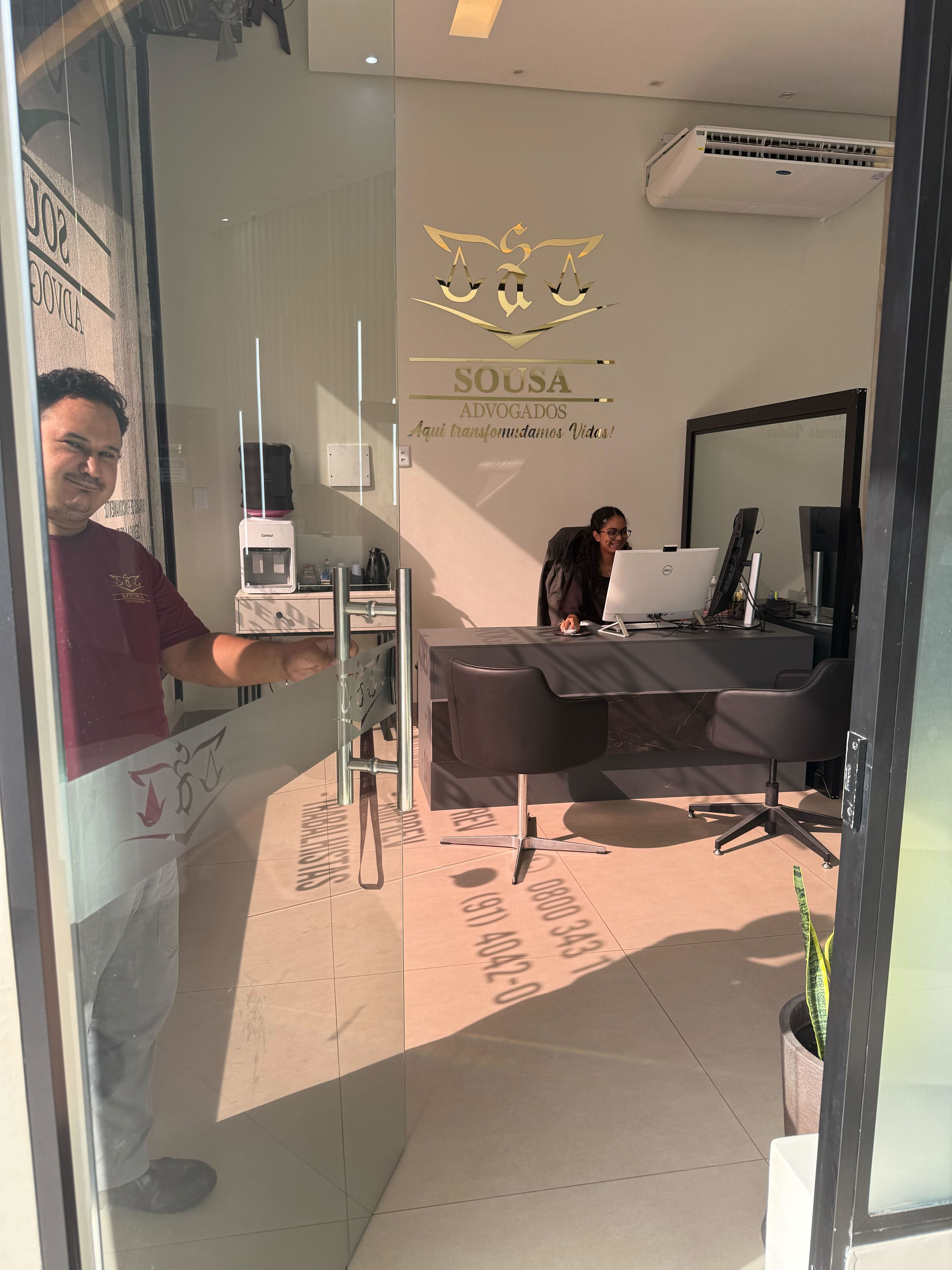 Entrada do escritório Sousa Advogados em Santana/AP